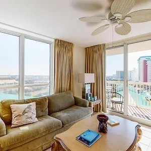 Pelican 818 , Destin United States